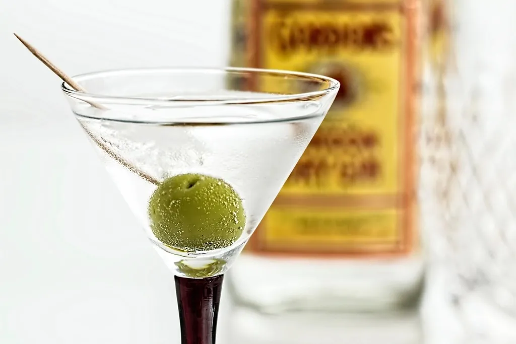 Copa de vermut con aceituna